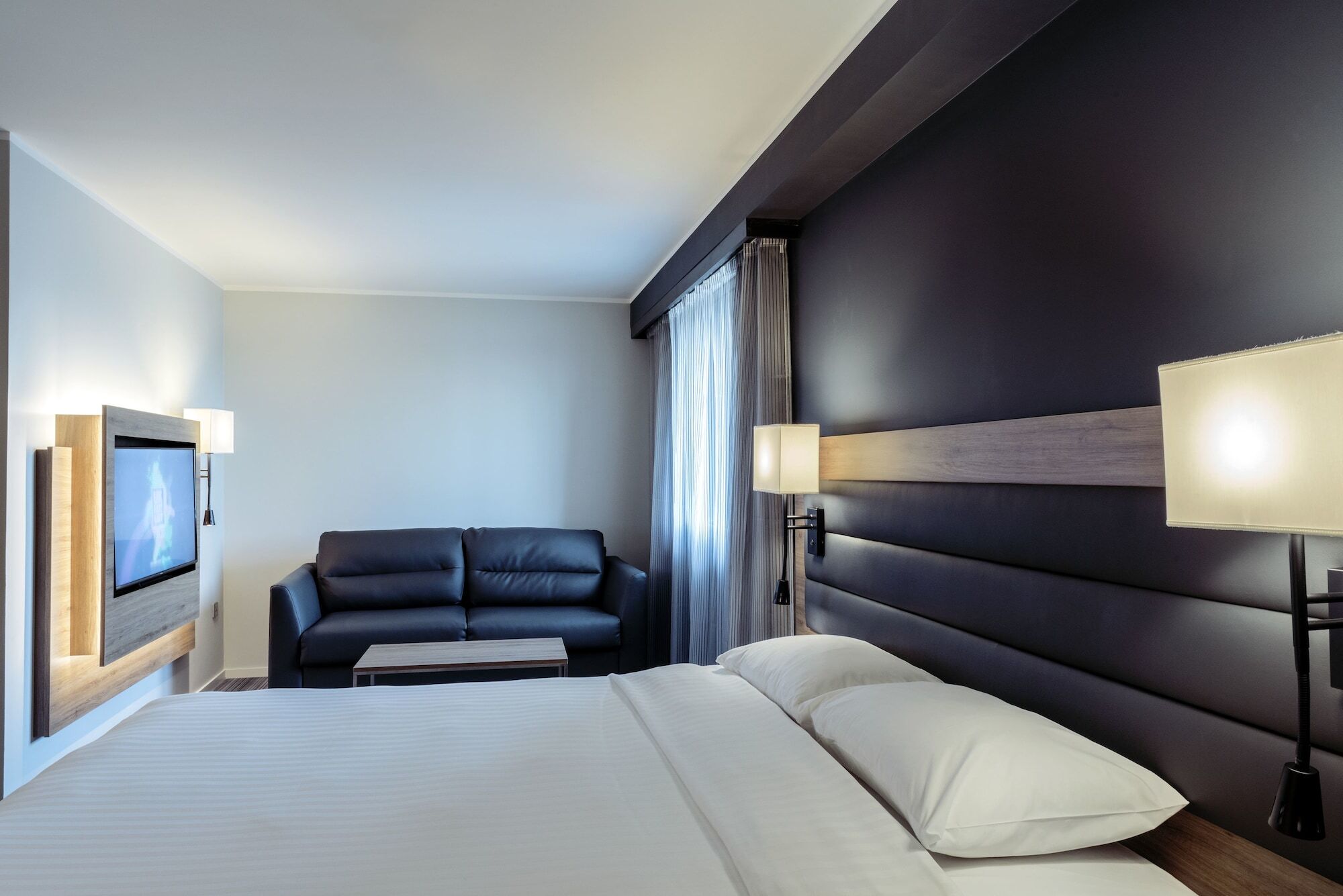 Отель Moxy Edinburgh Airport Инглистон Экстерьер фото